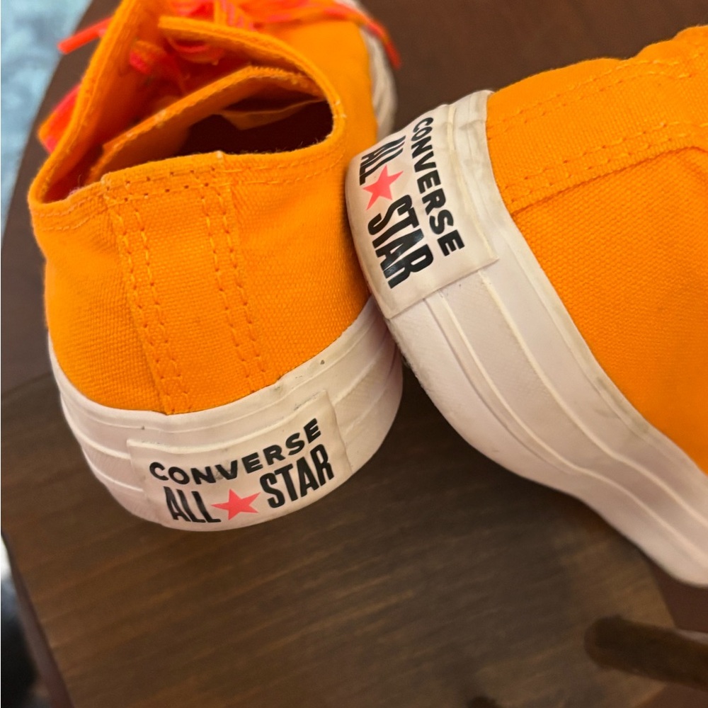 Converse Bright Orange Low-Top Sneakers Men’s size 6 - Picture 8 of 8